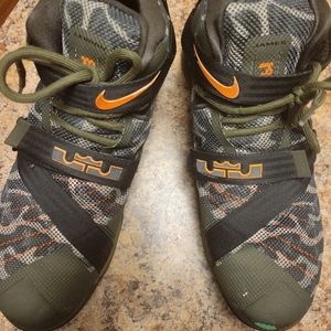 LEBRON Soldier 9 Camo